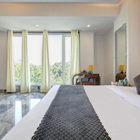 Hotel The Emporio Grand Near Vaishali Metro Station ガーズィヤーバード エクステリア 写真