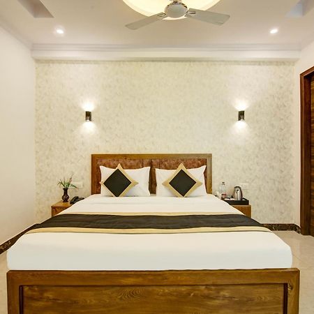 Hotel The Emporio Grand Near Vaishali Metro Station ガーズィヤーバード エクステリア 写真
