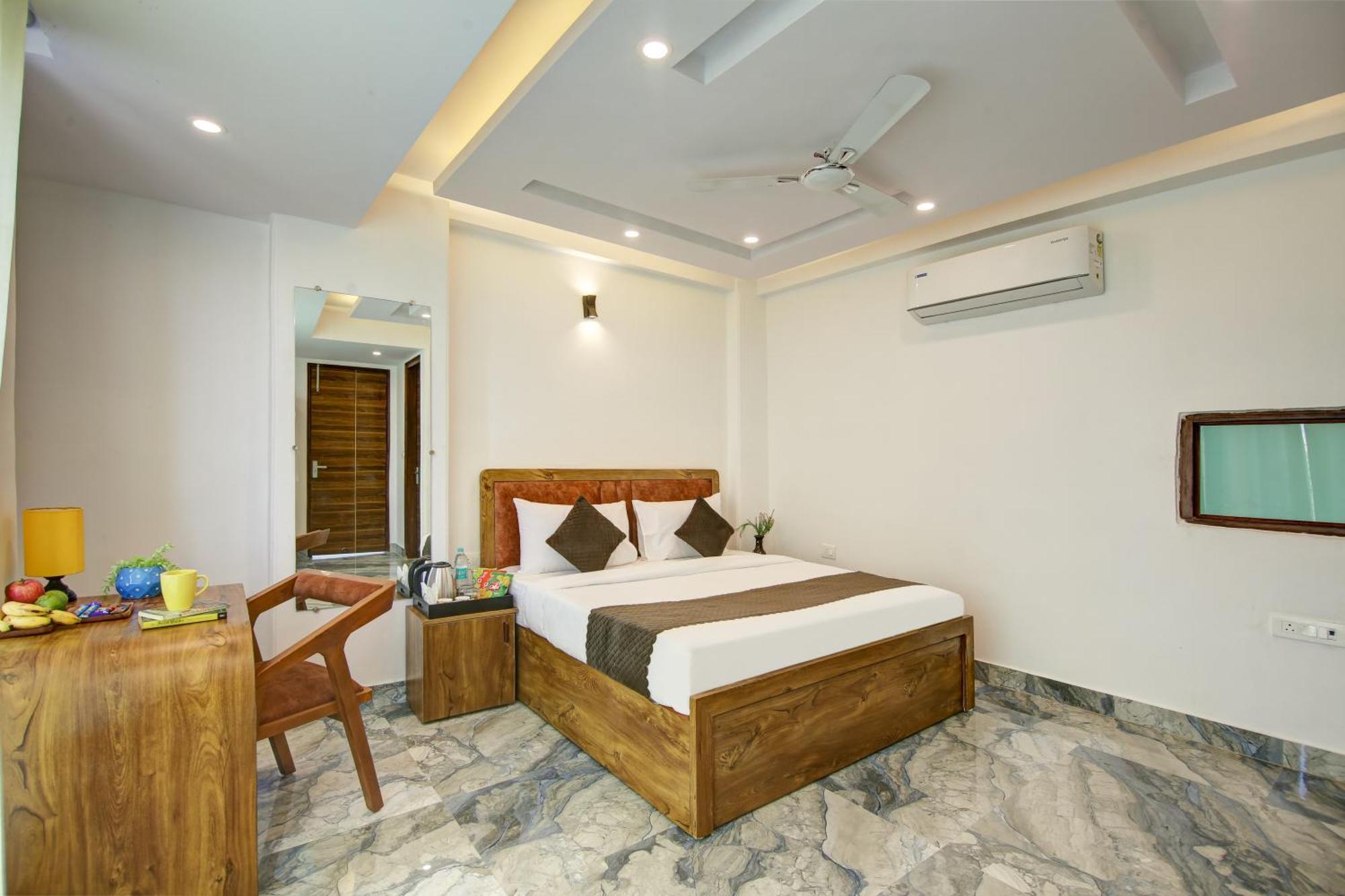 Hotel The Emporio Grand Near Vaishali Metro Station ガーズィヤーバード エクステリア 写真