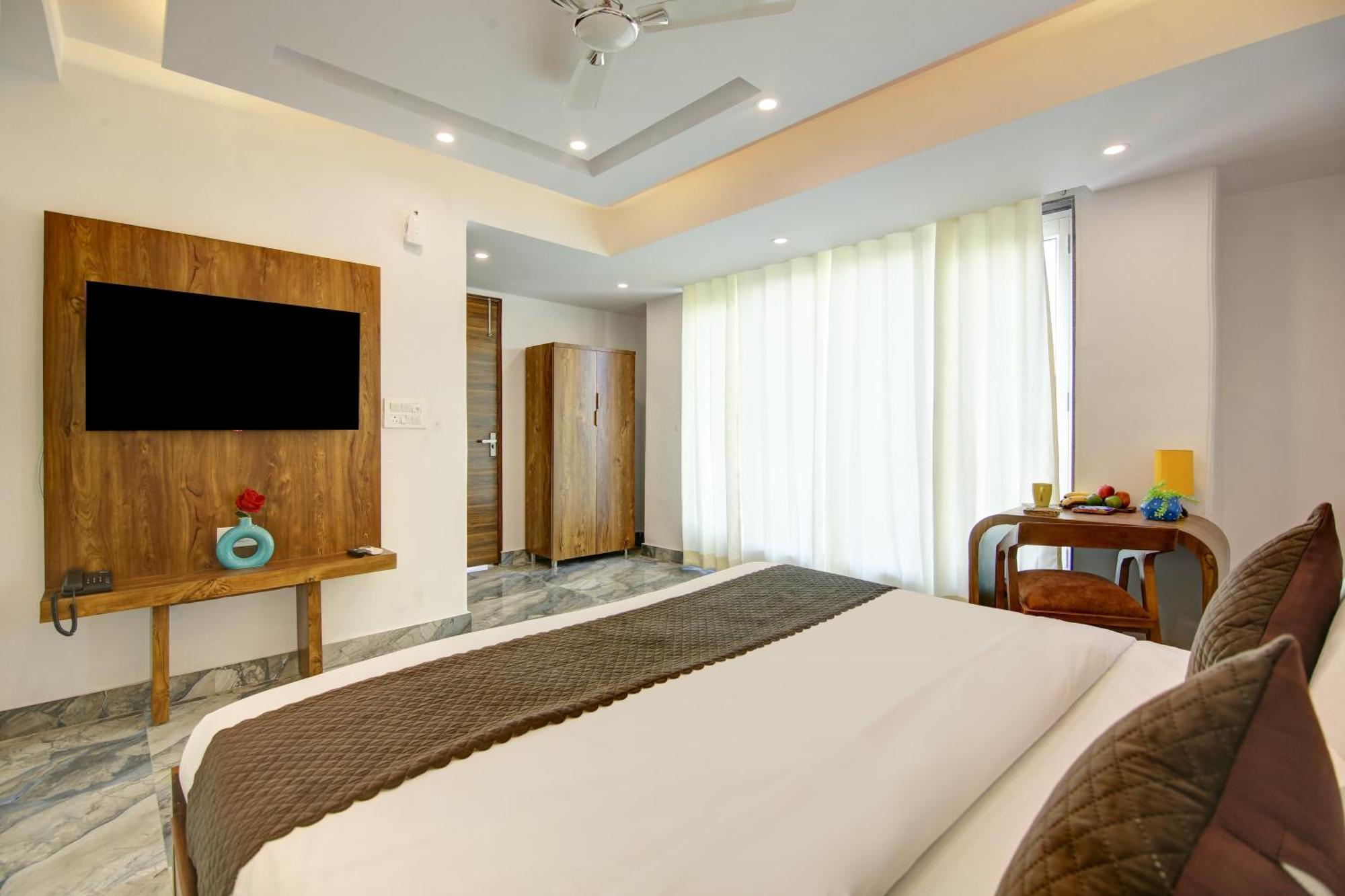 Hotel The Emporio Grand Near Vaishali Metro Station ガーズィヤーバード エクステリア 写真