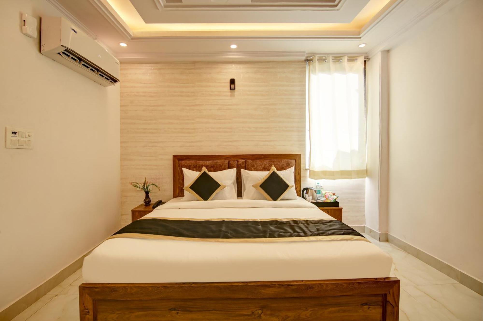 Hotel The Emporio Grand Near Vaishali Metro Station ガーズィヤーバード エクステリア 写真