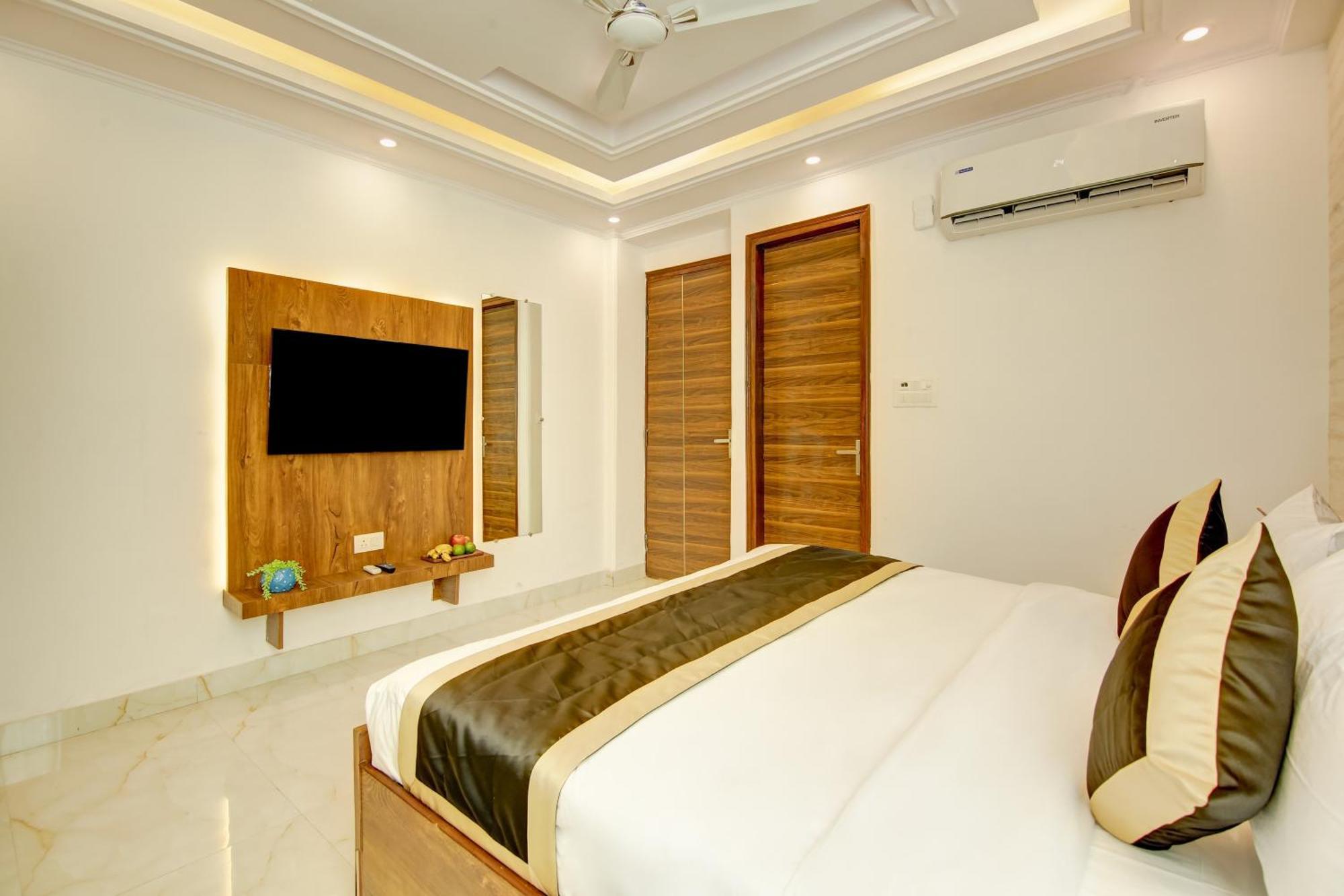 Hotel The Emporio Grand Near Vaishali Metro Station ガーズィヤーバード エクステリア 写真